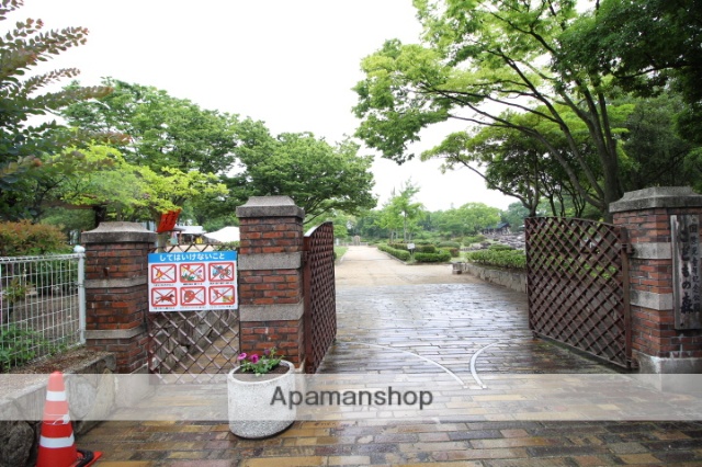 公園　こどもの森（公園）まで877m