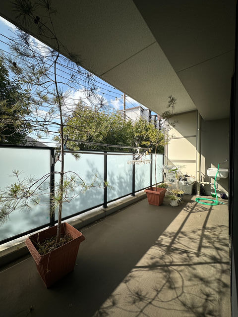 バルコニー　※入居時に家具家電等は付いていません。