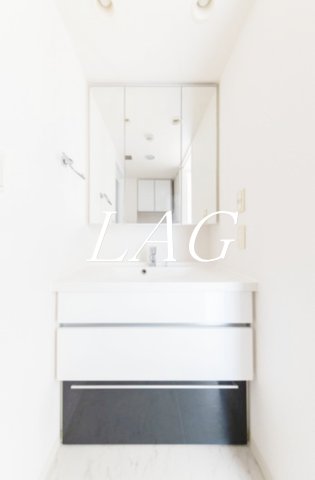 洗面設備　独立洗面台です。