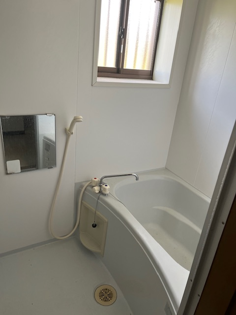 バス・シャワールーム　ゆったり過ごせるお風呂です