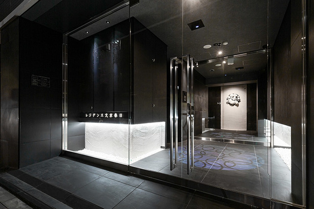 エントランス　落ち着いたエントランスです