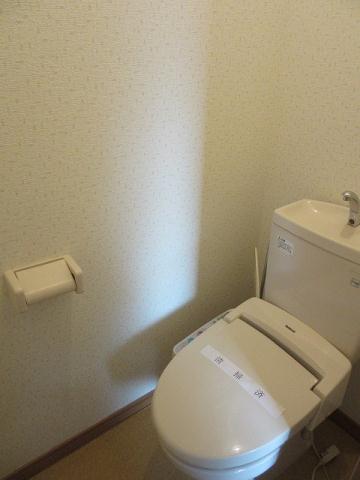 トイレ　清潔感のあるトイレです