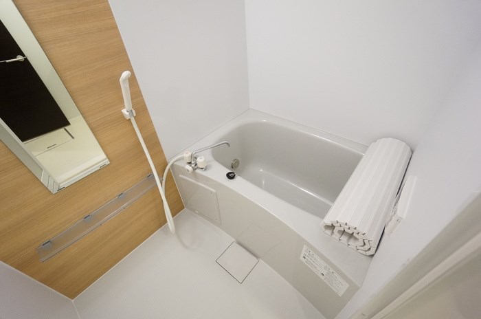 バス・シャワールーム　追い焚き機能付きでいつでも温かいお湯に浸かれます♪