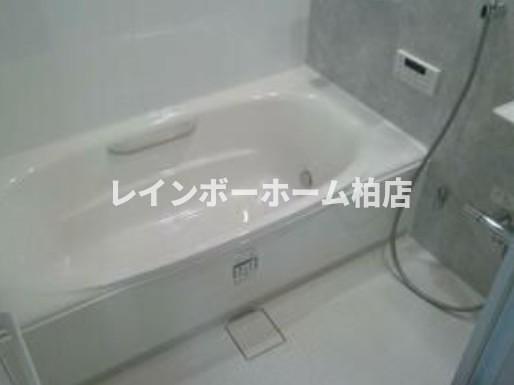 バス・シャワールーム　日々の疲れを癒すお風呂付です