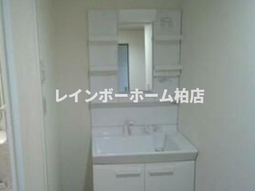 洗面設備　使いやすい洗面所です