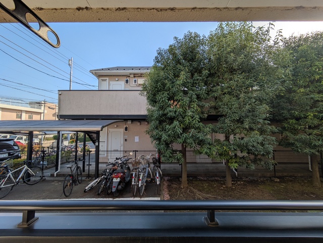 その他　玄関周りです♪※清掃前です。