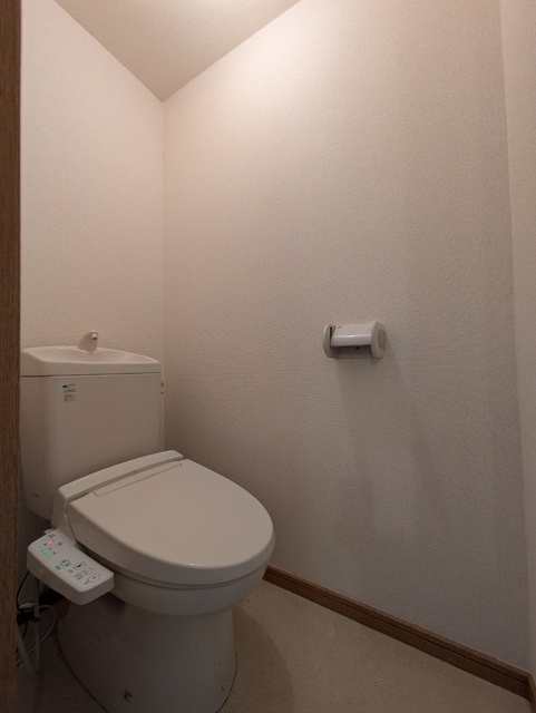 トイレ　洗浄便座です♪※清掃前です。