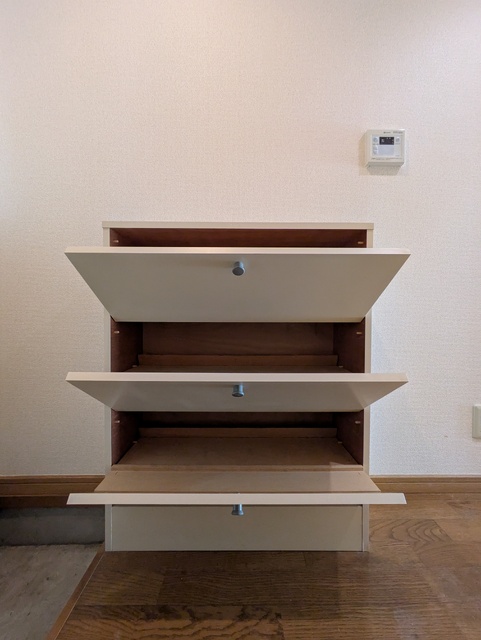 玄関　シューズボックスです♪※清掃前です。
