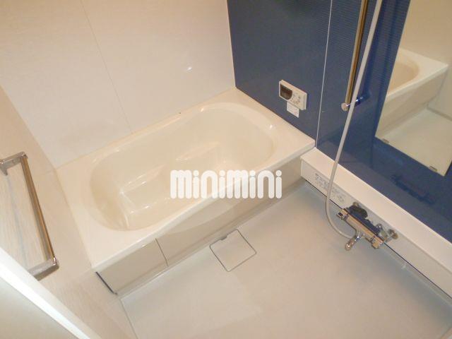 バス・シャワールーム　追い焚き付きのバスルーム