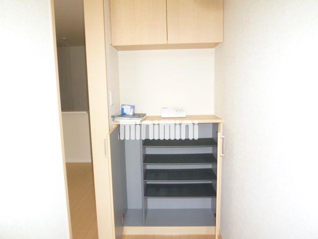 玄関　シューズボックス付き