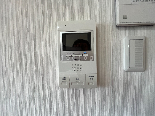 セキュリティ　モニター付きインターホン