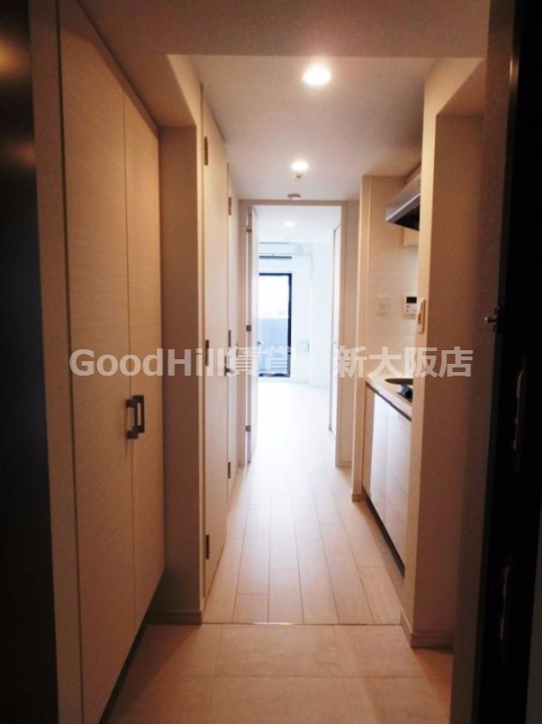 玄関　S-RESIDENCE新大阪WEST