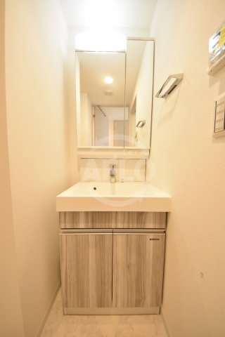 洗面設備　ワールドアイ大阪ドームシティ　独立洗面台