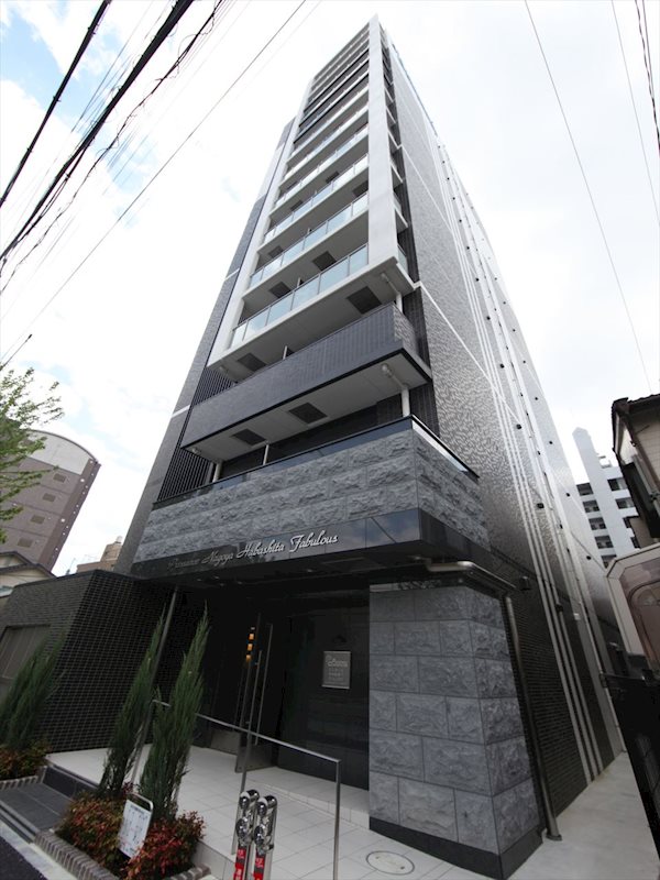 建物外観　外観　オートロック　宅配ＢＯＸ　防犯カメラ　外壁タイル張り