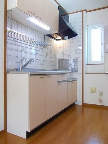 キッチン　コンパクトなキッチンで掃除もラクラク