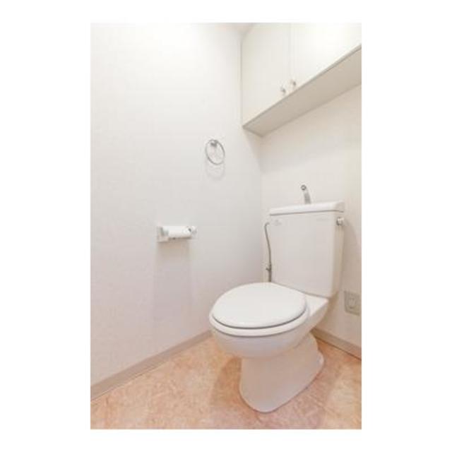 トイレ　※写真は同タイプ住戸です。