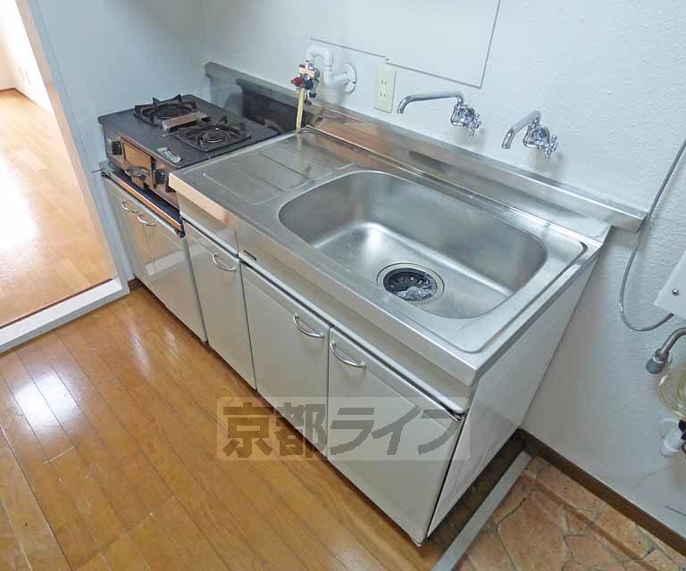 キッチン　充分な大きさのキッチンです。