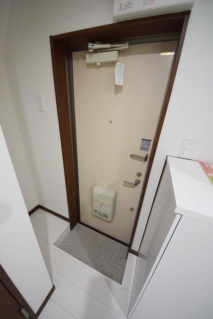 玄関　他号室参考写真