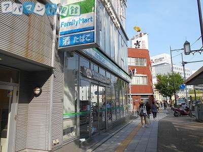 コンビニ　ファミリーマート新潟万代四丁目店（コンビニ）まで76m