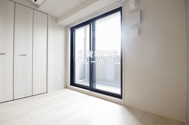 その他部屋・スペース　南西向きの洋室！