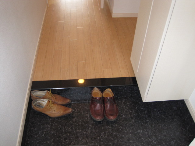 玄関　同型タイプ