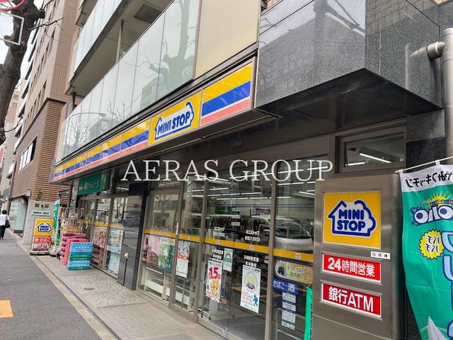 コンビニ　ミニストップ 新宿大京町店（コンビニ）まで312m
