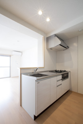 キッチン　3口コンログリル付システムキッチン