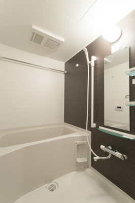 バス・シャワールーム　追焚き機能・浴室換気乾燥機付