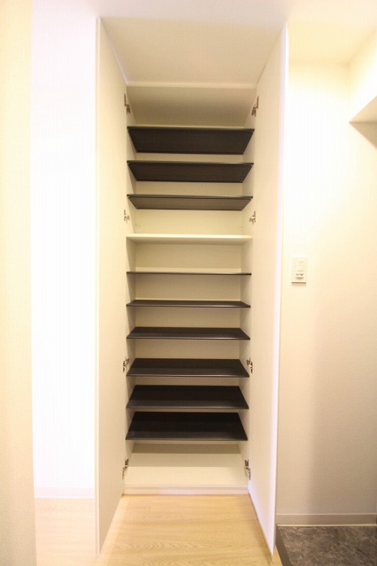 収納　同物件別号室のものです。