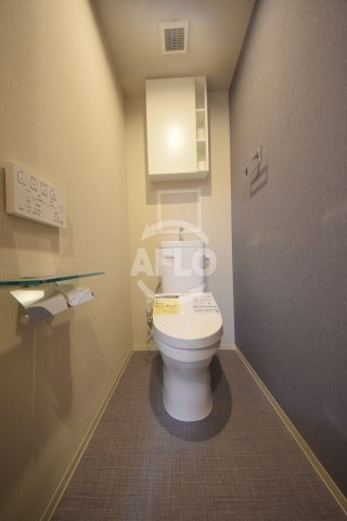 トイレ　リアライズ天満橋　温水洗浄便座