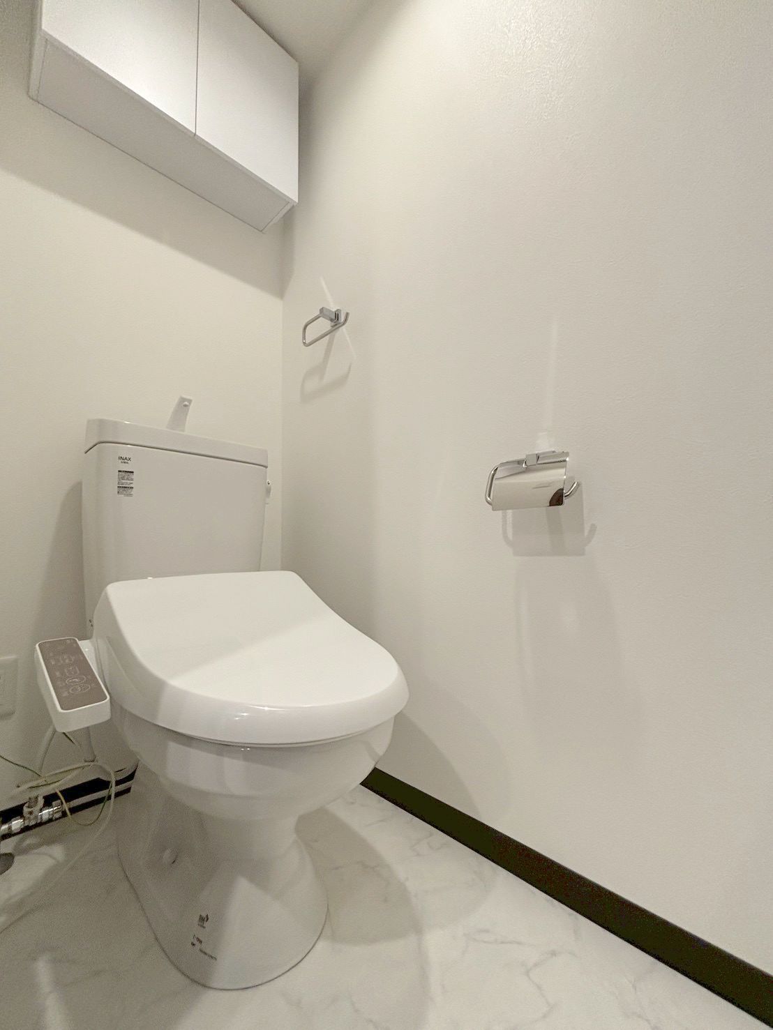 洗面設備　明るい洗面所です