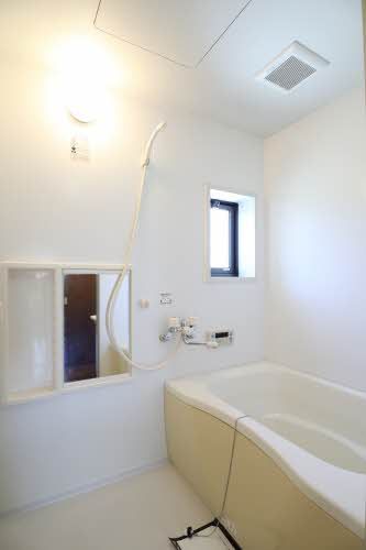 バス・シャワールーム　１０３