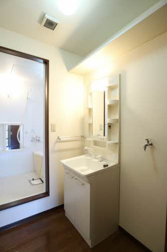 洗面設備　１０３