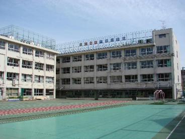 小学校　台東区立千束小学校（小学校）まで357m