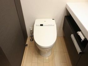 トイレ　清潔感のあるトイレです