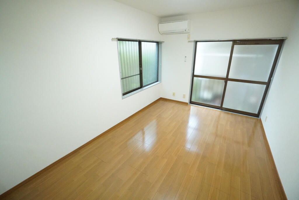 居室・リビング　※同物件別号室の参考写真です。