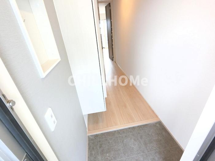 玄関　当社、チルホームのHPもご覧ください(^^)/物件情報多数♪