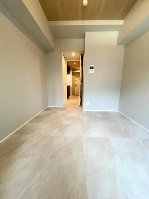 居室・リビング　玄関