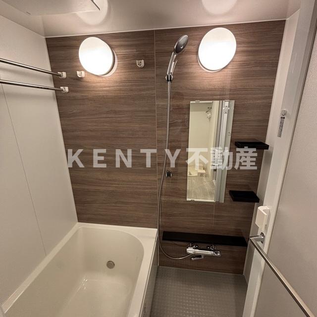 バス・シャワールーム　落ち着いた空間のお風呂です