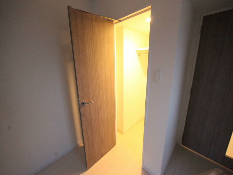 収納　ウォークインクローゼット（収納充実してます）