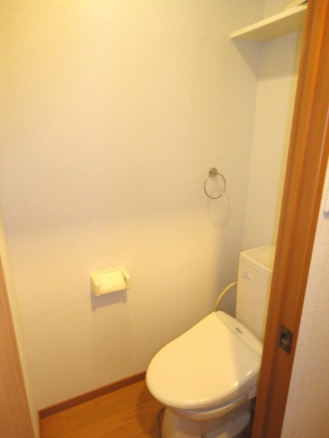 トイレ　清潔感のあるトイレです