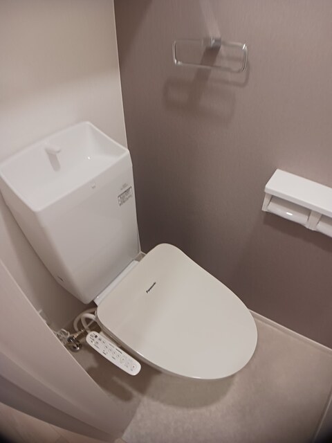 トイレ　清潔感のあるトイレです