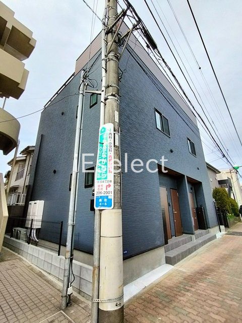 建物外観　2025年1月築　2階ルーフバルコニー付