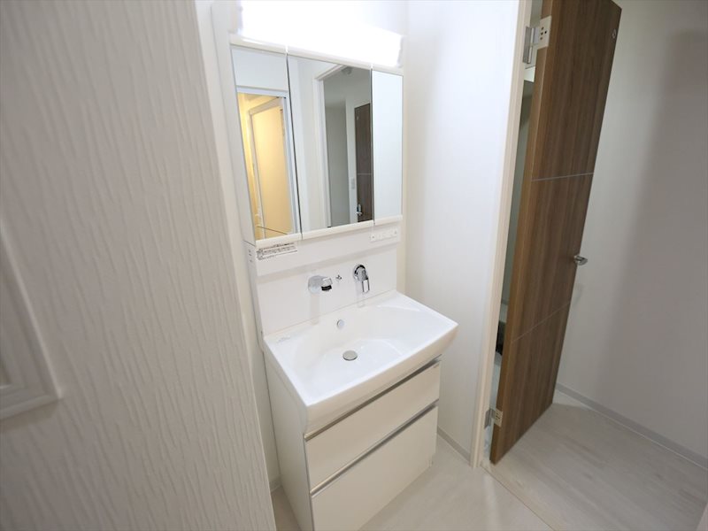 洗面設備　脱衣所　シャンプードレッサー　室内洗濯機置き場