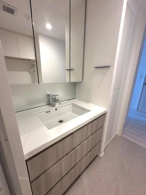 洗面設備　※写真は同タイプ住戸です。