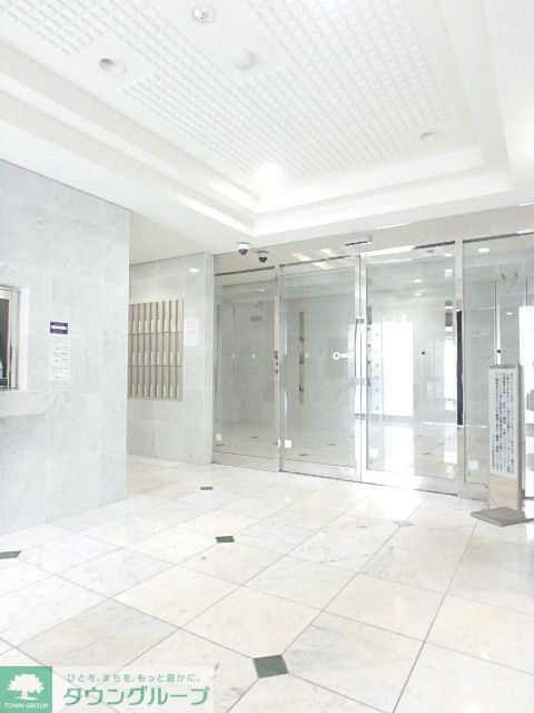 エントランス　防犯カメラのあるオートロック