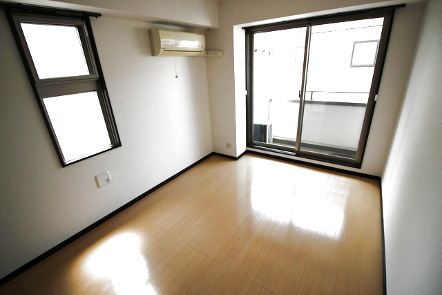 居室・リビング　※写真は他号室です