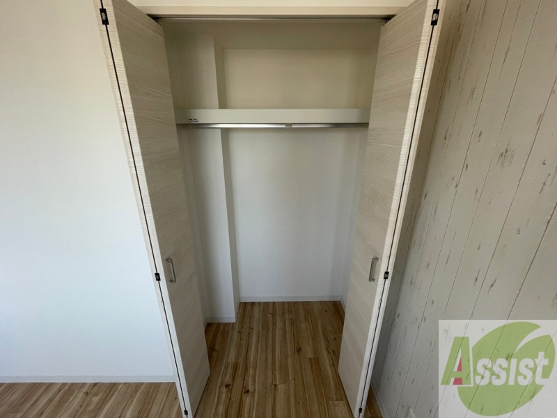 収納　寝室の収納です。部屋がすっきり片付きます。