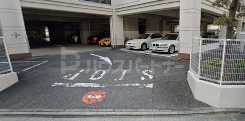 駐車場　駐車場