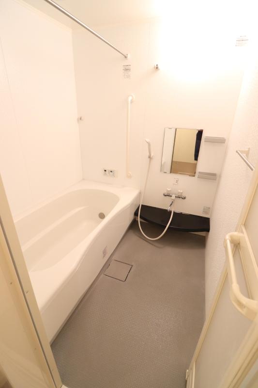 バス・シャワールーム　追い焚き機能、浴室乾燥機付きバス